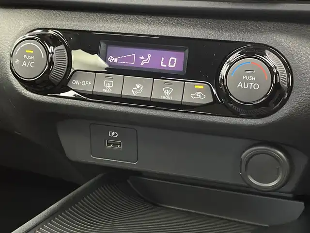 日産 ノート S 新潟県 2021(令3)年 2.4万km ピュアホワイトパール 禁煙車/社外メモリナビ/（BT/FM/AM/フルセグTV)/バックカメラ/ステアリングスイッチ/前後コーナーセンサー/AUTO HOLD/取扱説明書/保証書/整備記録簿