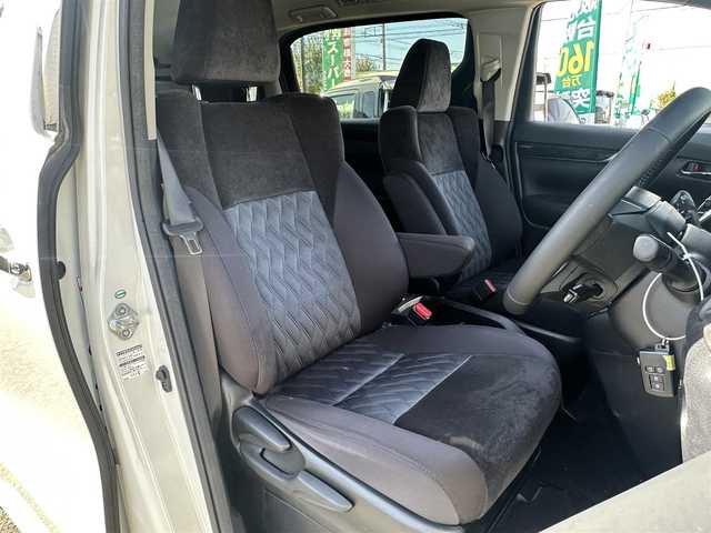 トヨタ ヴェルファイア Z 東京都 2019(令1)年 2.5万km パール ナビゲーション　/フルセグテレビ　/CD&DVD　/ブルートゥース　/USB接続　/バックカメラ　/ETC　/両側パワースライドドア　/衝突軽減ブレーキ　/車線逸脱警報　/アダプティブクルーズ/ブラインドスポットモニタ　/ドライブレコーダー　/保証書/取扱説明書/整備手帳/スマートキーX2個