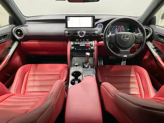 レクサス ＩＳ 300h Fスポーツ 岐阜県 2021(令3)年 3.2万km ホワイトノーヴァガラスフレーク 法人ワンオーナー/レッドレザーシート/前席パワーシート/ポジションシートメモリ/前席シートベンチレーション/三眼LEDヘッドライト/パノラマミックビューモニター/純正SDナビ　BlueTooth/CD/フルセグTV/前後ドライブレコーダー/パドルシフト/オートレインセンサー/オートハイビーム/レーダークルーズコントロール/ステアリングスイッチ/ステアリングヒーター/ブレーキホールド/ドライブモードセレクト/ETC2.0/取扱説明書/保証書/スペアキー