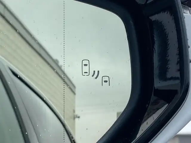 レクサス ＩＳ 300h Fスポーツ 岐阜県 2021(令3)年 3.2万km ホワイトノーヴァガラスフレーク 法人ワンオーナー/レッドレザーシート/前席パワーシート/ポジションシートメモリ/前席シートベンチレーション/三眼LEDヘッドライト/パノラマミックビューモニター/純正SDナビ　BlueTooth/CD/フルセグTV/前後ドライブレコーダー/パドルシフト/オートレインセンサー/オートハイビーム/レーダークルーズコントロール/ステアリングスイッチ/ステアリングヒーター/ブレーキホールド/ドライブモードセレクト/ETC2.0/取扱説明書/保証書/スペアキー