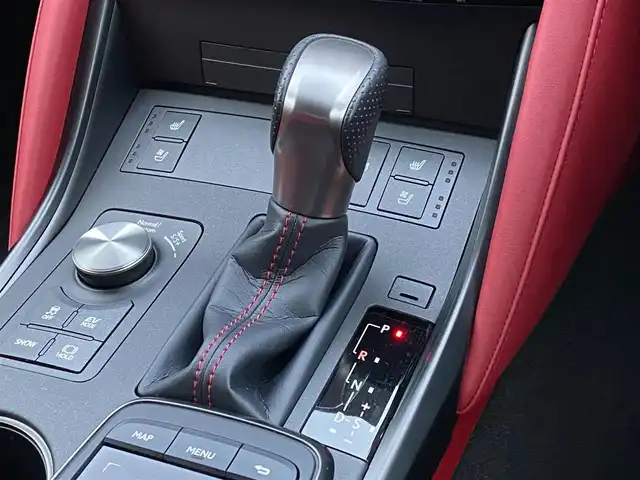 レクサス ＩＳ 300h Fスポーツ 岐阜県 2021(令3)年 3.2万km ホワイトノーヴァガラスフレーク 法人ワンオーナー/レッドレザーシート/前席パワーシート/ポジションシートメモリ/前席シートベンチレーション/三眼LEDヘッドライト/パノラマミックビューモニター/純正SDナビ　BlueTooth/CD/フルセグTV/前後ドライブレコーダー/パドルシフト/オートレインセンサー/オートハイビーム/レーダークルーズコントロール/ステアリングスイッチ/ステアリングヒーター/ブレーキホールド/ドライブモードセレクト/ETC2.0/取扱説明書/保証書/スペアキー