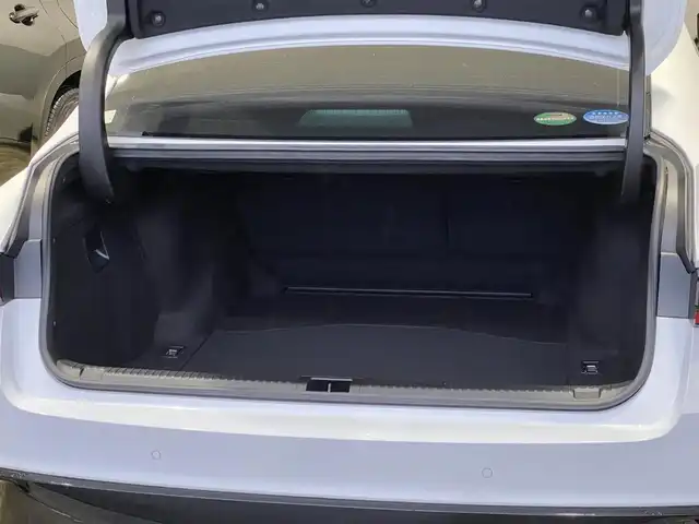 レクサス ＩＳ 300h Fスポーツ 岐阜県 2021(令3)年 3.2万km ホワイトノーヴァガラスフレーク 法人ワンオーナー/レッドレザーシート/前席パワーシート/ポジションシートメモリ/前席シートベンチレーション/三眼LEDヘッドライト/パノラマミックビューモニター/純正SDナビ　BlueTooth/CD/フルセグTV/前後ドライブレコーダー/パドルシフト/オートレインセンサー/オートハイビーム/レーダークルーズコントロール/ステアリングスイッチ/ステアリングヒーター/ブレーキホールド/ドライブモードセレクト/ETC2.0/取扱説明書/保証書/スペアキー