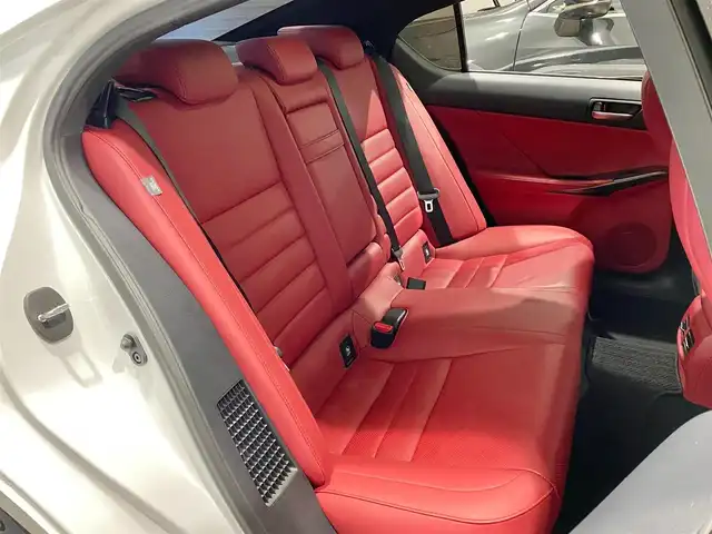 レクサス ＩＳ 300h Fスポーツ 岐阜県 2021(令3)年 3.2万km ホワイトノーヴァガラスフレーク 法人ワンオーナー/レッドレザーシート/前席パワーシート/ポジションシートメモリ/前席シートベンチレーション/三眼LEDヘッドライト/パノラマミックビューモニター/純正SDナビ　BlueTooth/CD/フルセグTV/前後ドライブレコーダー/パドルシフト/オートレインセンサー/オートハイビーム/レーダークルーズコントロール/ステアリングスイッチ/ステアリングヒーター/ブレーキホールド/ドライブモードセレクト/ETC2.0/取扱説明書/保証書/スペアキー