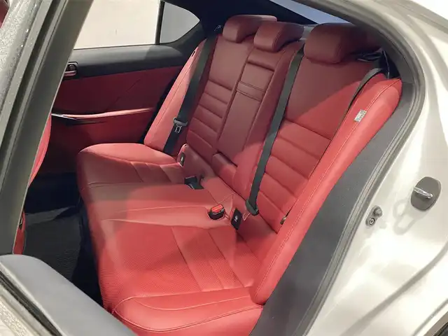 レクサス ＩＳ 300h Fスポーツ 岐阜県 2021(令3)年 3.2万km ホワイトノーヴァガラスフレーク 法人ワンオーナー/レッドレザーシート/前席パワーシート/ポジションシートメモリ/前席シートベンチレーション/三眼LEDヘッドライト/パノラマミックビューモニター/純正SDナビ　BlueTooth/CD/フルセグTV/前後ドライブレコーダー/パドルシフト/オートレインセンサー/オートハイビーム/レーダークルーズコントロール/ステアリングスイッチ/ステアリングヒーター/ブレーキホールド/ドライブモードセレクト/ETC2.0/取扱説明書/保証書/スペアキー