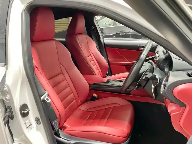 レクサス ＩＳ 300h Fスポーツ 岐阜県 2021(令3)年 3.2万km ホワイトノーヴァガラスフレーク 法人ワンオーナー/レッドレザーシート/前席パワーシート/ポジションシートメモリ/前席シートベンチレーション/三眼LEDヘッドライト/パノラマミックビューモニター/純正SDナビ　BlueTooth/CD/フルセグTV/前後ドライブレコーダー/パドルシフト/オートレインセンサー/オートハイビーム/レーダークルーズコントロール/ステアリングスイッチ/ステアリングヒーター/ブレーキホールド/ドライブモードセレクト/ETC2.0/取扱説明書/保証書/スペアキー