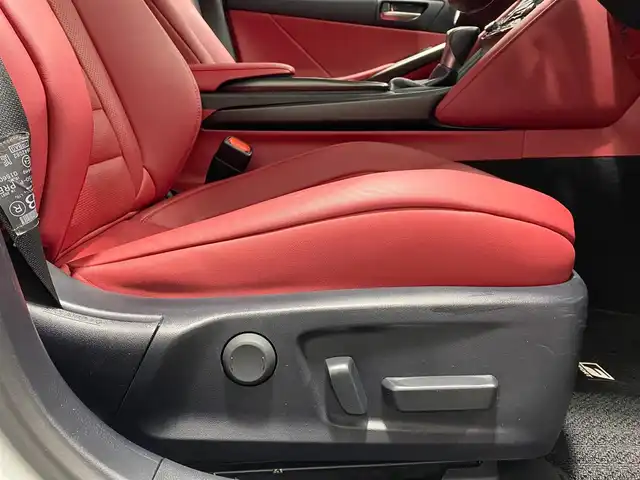 レクサス ＩＳ 300h Fスポーツ 岐阜県 2021(令3)年 3.2万km ホワイトノーヴァガラスフレーク 法人ワンオーナー/レッドレザーシート/前席パワーシート/ポジションシートメモリ/前席シートベンチレーション/三眼LEDヘッドライト/パノラマミックビューモニター/純正SDナビ　BlueTooth/CD/フルセグTV/前後ドライブレコーダー/パドルシフト/オートレインセンサー/オートハイビーム/レーダークルーズコントロール/ステアリングスイッチ/ステアリングヒーター/ブレーキホールド/ドライブモードセレクト/ETC2.0/取扱説明書/保証書/スペアキー