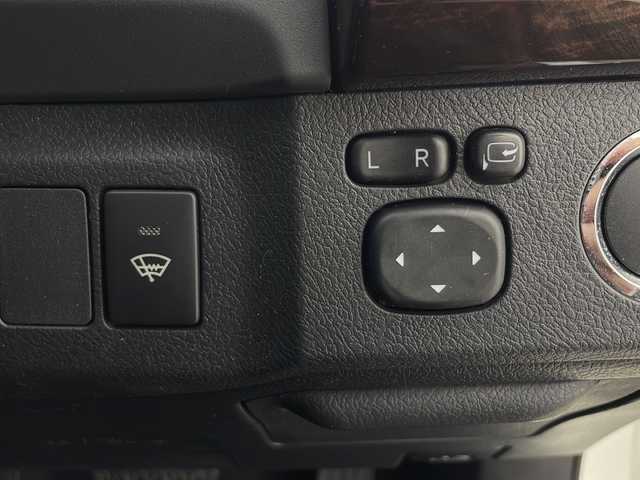 トヨタ マークＸ 250G Four 秋田県 2018(平30)年 2万km ホワイトパールクリスタルシャイン 4WD/純正ナビ/(フルセグTV/Bluetooth/DVD/CD/AM/FM)/バックカメラ/レーダークルーズコントロール/レーンキープアシスト/衝突被害軽減システム/横滑防止機能/プッシュスタート/スマートキー/スペアキー/オートライト/HIDヘッドライト/フォグランプ/革巻ステアリング/ステアリングリモコン/運転席パワーシート/電動格納ミラー/純正フロアマット/社外アルミホイール/サイドバイザー/取扱説明書