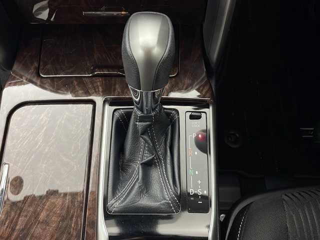 トヨタ マークＸ 250G Four 秋田県 2018(平30)年 2万km ホワイトパールクリスタルシャイン 4WD/純正ナビ/(フルセグTV/Bluetooth/DVD/CD/AM/FM)/バックカメラ/レーダークルーズコントロール/レーンキープアシスト/衝突被害軽減システム/横滑防止機能/プッシュスタート/スマートキー/スペアキー/オートライト/HIDヘッドライト/フォグランプ/革巻ステアリング/ステアリングリモコン/運転席パワーシート/電動格納ミラー/純正フロアマット/社外アルミホイール/サイドバイザー/取扱説明書