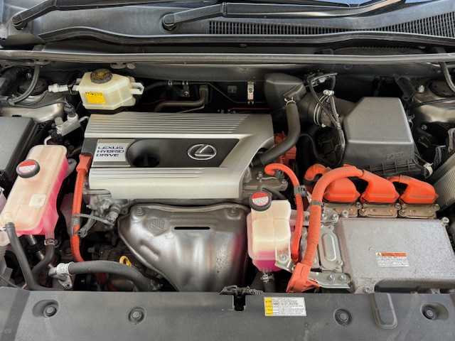 レクサス ＮＸ 300h Fスポーツ 道東・釧路十勝 2015(平27)年 7.5万km ソニックチタニウム 4WD/三眼フルLEDヘッドランプ/クリアランスソナー＆バックソナー/本革シート（黒赤コンビ）/メモリシート（D席）/シートヒーター/パワーシート（D/N席）/ステアリングヒーター/メーカーSDナビゲーション/（CD/DVD/BT/フルセグ/MSV）/バック/サイドカメラ/ビルトインETC/前後ドライブレコーダー（ZDR-026）/パドルシフト/クルーズコントロール/電動パーキングブレーキ/オートブレーキホールド/LEDフォグランプ/純正18インチアルミホイール/電動チルト＆テレスコピックステアリング/純正フロアマット/社外アルミ付冬タイヤ積込