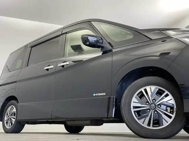 日産 セレナ e－パワー ハイウェイスター V 新潟県 2019(令1)年 7.1万km ダイヤモンドブラック 寒冷地仕様/純正ナビ/・フルセグTV/・Bluetooth/・DVD/・AM、FM/プロパイロット/エマージェンシーブレーキ/ブラインドスポットモニター/追従型クルーズコントロール/ハンドルヒーター/シートヒーター/全周囲カメラ/両側パワースライドドア/LEDヘッドライト/オートライト/ETC/ドライブレコーダー