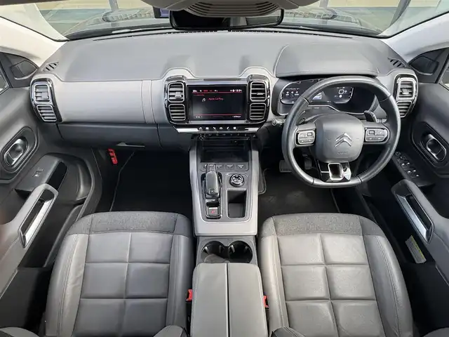 シトロエン Ｃ５ エアクロス シャイン 石川県 2019(令1)年 5.1万km 黒 ディスプレイオーディオ/　AM/FM・USB・iPod・AppleCarPlay/ETC/パノラマモニター/ドライブレコーダー/クルーズコントロール/パワーシート（D席）/ルーフレール/アンチロック・ブレーキ・システム/衝突被害軽減システム/横滑り防止装置/前後コーナーセンサー/レーンキープアシスト/盗難防止装置/ダウンヒルアシストコントロール/パーキングアシスト/アイドリングストップ/エアバッグ（W+サイド）/カーテンエアバッグ/純正アルミホイール/スマートキー
