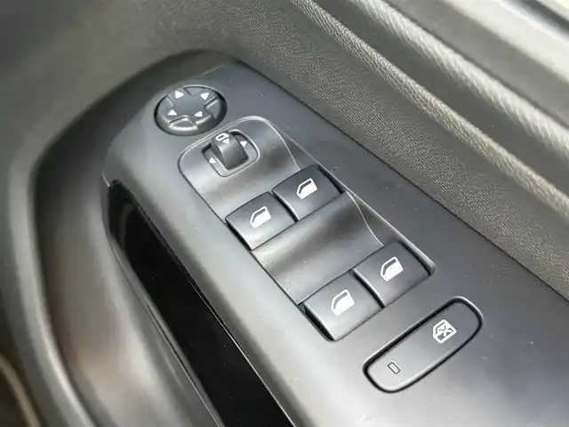 シトロエン Ｃ５ エアクロス シャイン 石川県 2019(令1)年 5.1万km 黒 ディスプレイオーディオ/　AM/FM・USB・iPod・AppleCarPlay/ETC/パノラマモニター/ドライブレコーダー/クルーズコントロール/パワーシート（D席）/ルーフレール/アンチロック・ブレーキ・システム/衝突被害軽減システム/横滑り防止装置/前後コーナーセンサー/レーンキープアシスト/盗難防止装置/ダウンヒルアシストコントロール/パーキングアシスト/アイドリングストップ/エアバッグ（W+サイド）/カーテンエアバッグ/純正アルミホイール/スマートキー