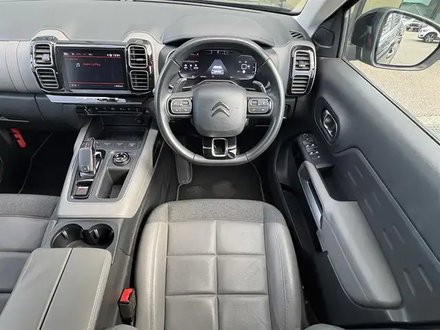 シトロエン Ｃ５ エアクロス シャイン 石川県 2019(令1)年 5.1万km 黒 ディスプレイオーディオ/　AM/FM・USB・iPod・AppleCarPlay/ETC/パノラマモニター/ドライブレコーダー/クルーズコントロール/パワーシート（D席）/ルーフレール/アンチロック・ブレーキ・システム/衝突被害軽減システム/横滑り防止装置/前後コーナーセンサー/レーンキープアシスト/盗難防止装置/ダウンヒルアシストコントロール/パーキングアシスト/アイドリングストップ/エアバッグ（W+サイド）/カーテンエアバッグ/純正アルミホイール/スマートキー