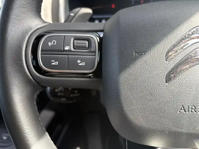 シトロエン Ｃ５ エアクロス シャイン 石川県 2019(令1)年 5.1万km 黒 ディスプレイオーディオ/　AM/FM・USB・iPod・AppleCarPlay/ETC/パノラマモニター/ドライブレコーダー/クルーズコントロール/パワーシート（D席）/ルーフレール/アンチロック・ブレーキ・システム/衝突被害軽減システム/横滑り防止装置/前後コーナーセンサー/レーンキープアシスト/盗難防止装置/ダウンヒルアシストコントロール/パーキングアシスト/アイドリングストップ/エアバッグ（W+サイド）/カーテンエアバッグ/純正アルミホイール/スマートキー
