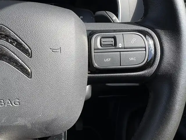 シトロエン Ｃ５ エアクロス シャイン 石川県 2019(令1)年 5.1万km 黒 ディスプレイオーディオ/　AM/FM・USB・iPod・AppleCarPlay/ETC/パノラマモニター/ドライブレコーダー/クルーズコントロール/パワーシート（D席）/ルーフレール/アンチロック・ブレーキ・システム/衝突被害軽減システム/横滑り防止装置/前後コーナーセンサー/レーンキープアシスト/盗難防止装置/ダウンヒルアシストコントロール/パーキングアシスト/アイドリングストップ/エアバッグ（W+サイド）/カーテンエアバッグ/純正アルミホイール/スマートキー