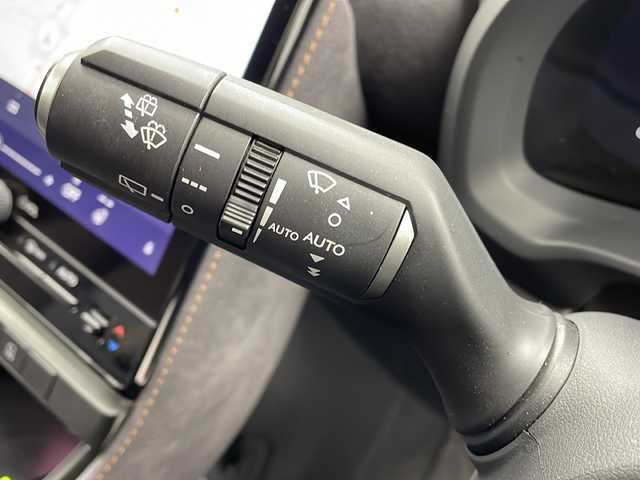 レクサス ＬＢＸ クール 大阪府 2024(令6)年 2.2万km パール 純正9.8型ディスプレイオーディオ（ナビ有）/【フルセグＴＶ/Bluetooth/USB/FM/AM】/パノラマミックビューモニター/パワーバックドア/ブラインドスポットモニター(BSM)/おくだけ充電/カラーHUD/半革シート/シートメモリー/D/N席シートヒーター/ステアリングヒーター/パドルシフト/オートホールド/Lexus Safety System＋/・プリクラッシュセーフティー/・レーダークルーズコントロール/・レーンディパーチャーアラート/・アダクティブハイビームシステム/・ロードサインアシスト/・ドライバーモニター連携/・ドライバー異常対応システム/・プロアクティブドライビングアシスト/パーキングサポートブレーキ/車両接近警報/安心降車アシスト/前後クリアランスソナー/レクサスチームメイト/・Advanced Drive(渋滞時支援)/LEDヘッドライト/純正18インチAW/ビルトインETC2.0/スマートキー/保証書