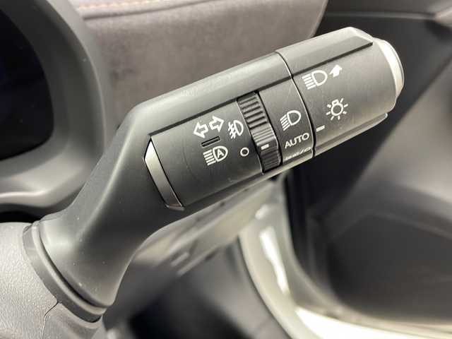 レクサス ＬＢＸ クール 大阪府 2024(令6)年 2.2万km パール 純正9.8型ディスプレイオーディオ（ナビ有）/【フルセグＴＶ/Bluetooth/USB/FM/AM】/パノラマミックビューモニター/パワーバックドア/ブラインドスポットモニター(BSM)/おくだけ充電/カラーHUD/半革シート/シートメモリー/D/N席シートヒーター/ステアリングヒーター/パドルシフト/オートホールド/Lexus Safety System＋/・プリクラッシュセーフティー/・レーダークルーズコントロール/・レーンディパーチャーアラート/・アダクティブハイビームシステム/・ロードサインアシスト/・ドライバーモニター連携/・ドライバー異常対応システム/・プロアクティブドライビングアシスト/パーキングサポートブレーキ/車両接近警報/安心降車アシスト/前後クリアランスソナー/レクサスチームメイト/・Advanced Drive(渋滞時支援)/LEDヘッドライト/純正18インチAW/ビルトインETC2.0/スマートキー/保証書