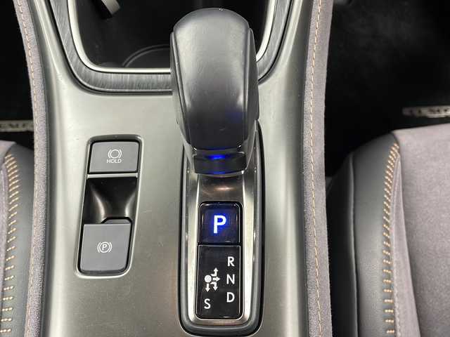 レクサス ＬＢＸ クール 大阪府 2024(令6)年 2.2万km パール 純正9.8型ディスプレイオーディオ（ナビ有）/【フルセグＴＶ/Bluetooth/USB/FM/AM】/パノラマミックビューモニター/パワーバックドア/ブラインドスポットモニター(BSM)/おくだけ充電/カラーHUD/半革シート/シートメモリー/D/N席シートヒーター/ステアリングヒーター/パドルシフト/オートホールド/Lexus Safety System＋/・プリクラッシュセーフティー/・レーダークルーズコントロール/・レーンディパーチャーアラート/・アダクティブハイビームシステム/・ロードサインアシスト/・ドライバーモニター連携/・ドライバー異常対応システム/・プロアクティブドライビングアシスト/パーキングサポートブレーキ/車両接近警報/安心降車アシスト/前後クリアランスソナー/レクサスチームメイト/・Advanced Drive(渋滞時支援)/LEDヘッドライト/純正18インチAW/ビルトインETC2.0/スマートキー/保証書