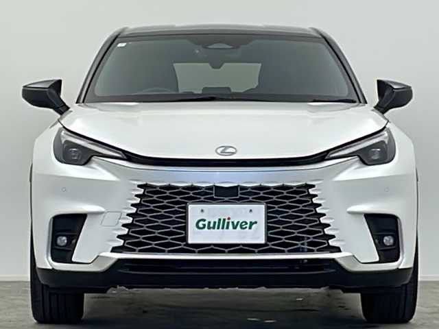 レクサス ＬＢＸ クール 大阪府 2024(令6)年 2.2万km パール 純正9.8型ディスプレイオーディオ（ナビ有）/【フルセグＴＶ/Bluetooth/USB/FM/AM】/パノラマミックビューモニター/パワーバックドア/ブラインドスポットモニター(BSM)/おくだけ充電/カラーHUD/半革シート/シートメモリー/D/N席シートヒーター/ステアリングヒーター/パドルシフト/オートホールド/Lexus Safety System＋/・プリクラッシュセーフティー/・レーダークルーズコントロール/・レーンディパーチャーアラート/・アダクティブハイビームシステム/・ロードサインアシスト/・ドライバーモニター連携/・ドライバー異常対応システム/・プロアクティブドライビングアシスト/パーキングサポートブレーキ/車両接近警報/安心降車アシスト/前後クリアランスソナー/レクサスチームメイト/・Advanced Drive(渋滞時支援)/LEDヘッドライト/純正18インチAW/ビルトインETC2.0/スマートキー/保証書