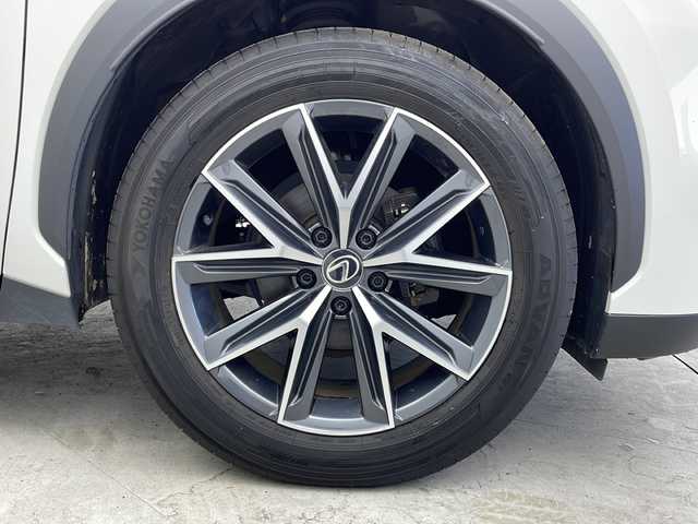 レクサス ＬＢＸ クール 大阪府 2024(令6)年 2.2万km パール 純正9.8型ディスプレイオーディオ（ナビ有）/【フルセグＴＶ/Bluetooth/USB/FM/AM】/パノラマミックビューモニター/パワーバックドア/ブラインドスポットモニター(BSM)/おくだけ充電/カラーHUD/半革シート/シートメモリー/D/N席シートヒーター/ステアリングヒーター/パドルシフト/オートホールド/Lexus Safety System＋/・プリクラッシュセーフティー/・レーダークルーズコントロール/・レーンディパーチャーアラート/・アダクティブハイビームシステム/・ロードサインアシスト/・ドライバーモニター連携/・ドライバー異常対応システム/・プロアクティブドライビングアシスト/パーキングサポートブレーキ/車両接近警報/安心降車アシスト/前後クリアランスソナー/レクサスチームメイト/・Advanced Drive(渋滞時支援)/LEDヘッドライト/純正18インチAW/ビルトインETC2.0/スマートキー/保証書