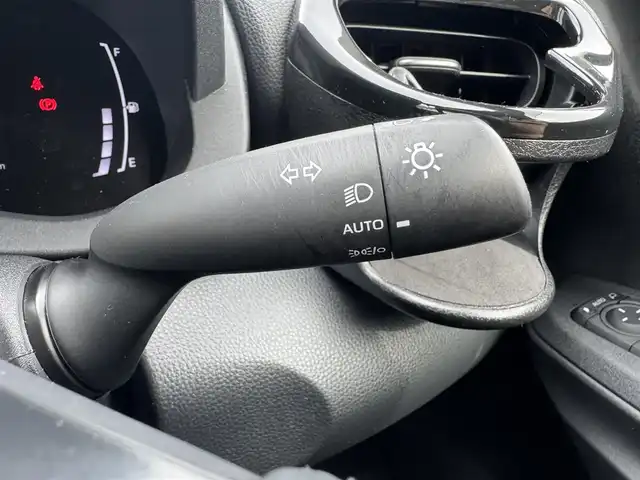 トヨタ ヤリスクロス G 三重県 2025(令7)年 0.8万km プラチナホワイトパールマイカ 1オーナー/禁煙車/純正ディスプレイオーディオナビ/　フルセグTV/Bluetooth/バックカメラ/ビルトインETC/前後ドライブレコーダー/セーフティセンス/レーダークルーズコントロール/クリアランスソナー /LEDヘッドライト/オートライト/オートハイビーム/前席シートヒーター /ステアリングヒーター/ステアリングリモコン/ブレーキホールド/電動パーキングブレーキ/スマートキー×2/プッシュスタート