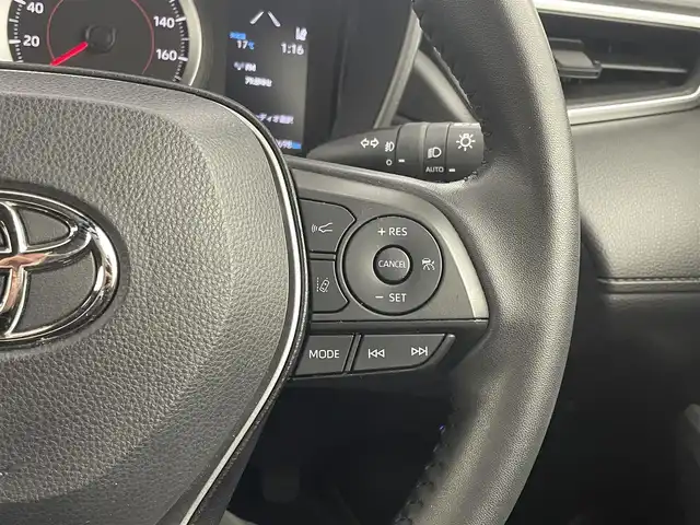 トヨタ カローラ クロス G 福岡県 2022(令4)年 1.3万km プラチナホワイトパールマイカ 純正ナビ　/バックカメラ　/ビルトインＥＴＣ２．０　/前後ドライブレコーダー　/レーダークルーズコントロール　/コーナーセンサー　/衝突軽減ブレーキ　/レーンキープ　/アクセル踏み間違い防止　/純正フロアマット　/ＬＥＤヘッドライト