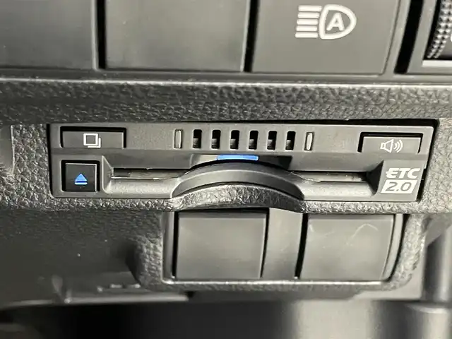 トヨタ カローラ クロス G 福岡県 2022(令4)年 1.3万km プラチナホワイトパールマイカ 純正ナビ　/バックカメラ　/ビルトインＥＴＣ２．０　/前後ドライブレコーダー　/レーダークルーズコントロール　/コーナーセンサー　/衝突軽減ブレーキ　/レーンキープ　/アクセル踏み間違い防止　/純正フロアマット　/ＬＥＤヘッドライト