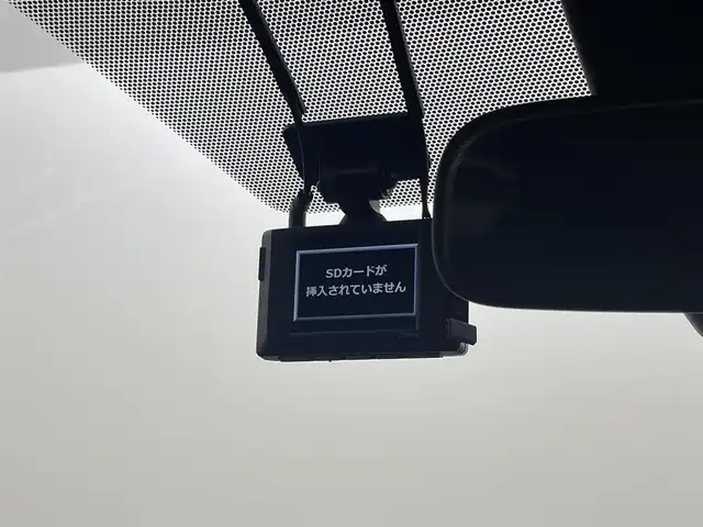 トヨタ カローラ クロス G 福岡県 2022(令4)年 1.3万km プラチナホワイトパールマイカ 純正ナビ　/バックカメラ　/ビルトインＥＴＣ２．０　/前後ドライブレコーダー　/レーダークルーズコントロール　/コーナーセンサー　/衝突軽減ブレーキ　/レーンキープ　/アクセル踏み間違い防止　/純正フロアマット　/ＬＥＤヘッドライト