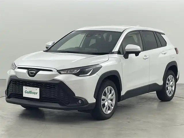 トヨタ カローラ クロス G 福岡県 2022(令4)年 1.3万km プラチナホワイトパールマイカ 純正ナビ　/バックカメラ　/ビルトインＥＴＣ２．０　/前後ドライブレコーダー　/レーダークルーズコントロール　/コーナーセンサー　/衝突軽減ブレーキ　/レーンキープ　/アクセル踏み間違い防止　/純正フロアマット　/ＬＥＤヘッドライト