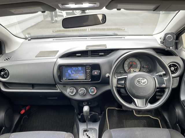トヨタ ヴィッツ F LEDエディション 道央・札幌 2016(平28)年 11.8万km ブラックマイカ 社外ナビ(AM/FM/TV/BT/SD/DVD/CD)/4WD/純正ドアバイザー/純正フロアマット/横滑り防止/ETC
