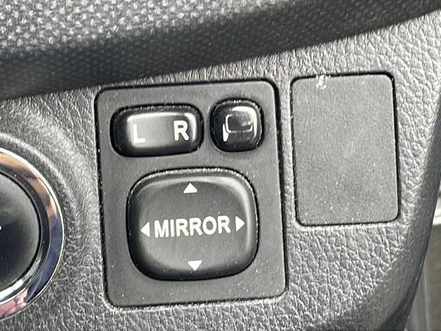 トヨタ ヴィッツ F LEDエディション 道央・札幌 2016(平28)年 11.8万km ブラックマイカ 社外ナビ(AM/FM/TV/BT/SD/DVD/CD)/4WD/純正ドアバイザー/純正フロアマット/横滑り防止/ETC