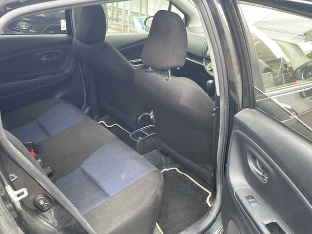 トヨタ ヴィッツ F LEDエディション 道央・札幌 2016(平28)年 11.8万km ブラックマイカ 社外ナビ(AM/FM/TV/BT/SD/DVD/CD)/4WD/純正ドアバイザー/純正フロアマット/横滑り防止/ETC
