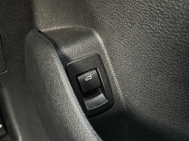 ＢＭＷ ２１８ｄ アクティブツアラー ラグジュアリー 佐賀県 2016(平28)年 10.5万km 赤 Bluetooth／CD／DVD／AUXオートライト/バックカメラ/プッシュスタート/スマートキー／スペアキー1本/コーナーセンサー/クリアランスソナー/取扱説明書／保証書／記録簿/アイドリングストップ/ABS/レーンキープアシスト/横滑り防止装置/盗難防止装置/エアバックW＋サイド/革巻きステアリング