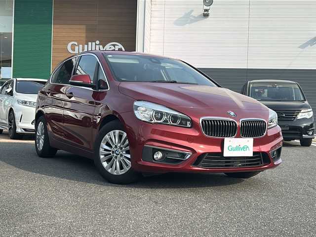 ＢＭＷ ２１８ｄ アクティブツアラー ラグジュアリー 佐賀県 2016(平28)年 10.5万km 赤 Bluetooth／CD／DVD／AUXオートライト/バックカメラ/プッシュスタート/スマートキー／スペアキー1本/コーナーセンサー/クリアランスソナー/取扱説明書／保証書／記録簿/アイドリングストップ/ABS/レーンキープアシスト/横滑り防止装置/盗難防止装置/エアバックW＋サイド/革巻きステアリング