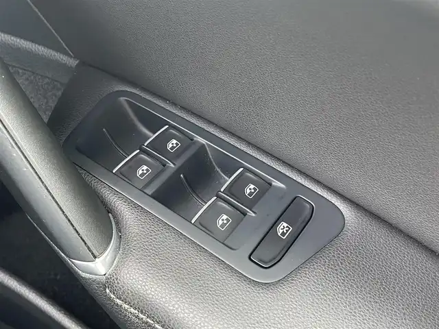 フォルクスワーゲン ゴルフ Ｒ 茨城県 2019(平31)年 3.4万km 白 純正ナビ/（AM/FM/BT）/フルセグTV/バックカメラ/衝突軽減ブレーキ/シートヒーター/レーダークルーズコントロール/前後コーナーセンサー/パドルシフト/ETC