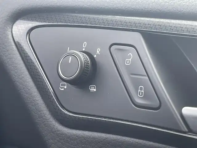 フォルクスワーゲン ゴルフ Ｒ 茨城県 2019(平31)年 3.4万km 白 純正ナビ/（AM/FM/BT）/フルセグTV/バックカメラ/衝突軽減ブレーキ/シートヒーター/レーダークルーズコントロール/前後コーナーセンサー/パドルシフト/ETC