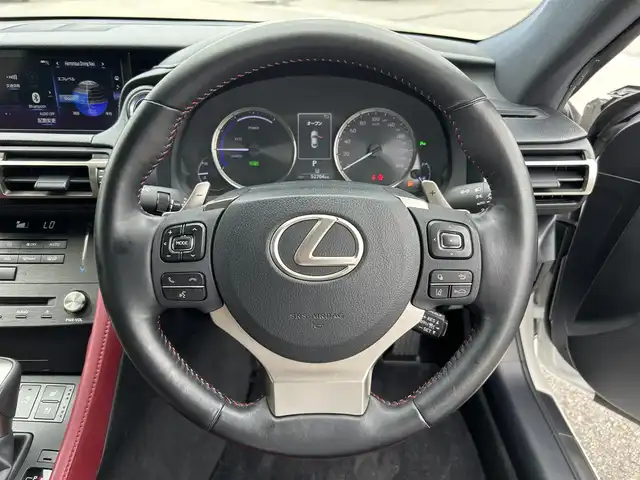 レクサス ＲＣ 300h バージョンL 和歌山県 2018(平30)年 5.3万km ソニッククォーツ 後期型モデル/純正10.3型ナビ/フルセグTV/（AM/FM/CD/DVD/USB/Bluetooth）/バックカメラ/レーダークルーズコントロール/レクサスセーフティセンス/横滑り防止機能/レーンディパーチャーアラート/ブラインドスポットモニター/シートヒーター/シートクーラー/ステアリングヒーター/パドルシフト/三眼LEDヘッドライト/オートライト/オートマチックハイビーム/パドルシフト/純正18インチアルミホイール/純正フロアマット/プッシュスタート/スマートキー/スペアキー/カードキー