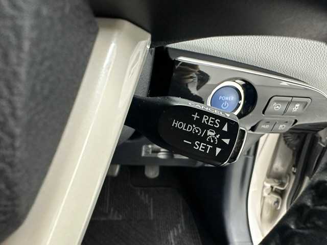 トヨタ プリウス A 兵庫県 2016(平28)年 7.6万km スティールブロンドM 純正9インチナビ/フルセグ CD DVD BT MSV/バックカメラ/レーダークルーズコントロール/プリクラッシュセーフティー/LDA/PKSB/BSM/HUD/パーキングアシスト/クリアランスソナー/社外エアロ/LEDヘッドライト/LEDフォグライト/オートライト/オートハイビーム/スマートキー