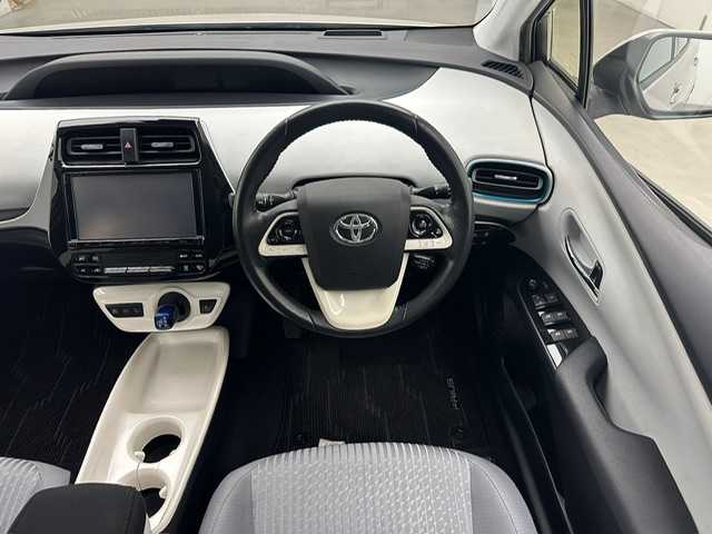 トヨタ プリウス A 兵庫県 2016(平28)年 7.6万km スティールブロンドM 純正9インチナビ/フルセグ CD DVD BT MSV/バックカメラ/レーダークルーズコントロール/プリクラッシュセーフティー/LDA/PKSB/BSM/HUD/パーキングアシスト/クリアランスソナー/社外エアロ/LEDヘッドライト/LEDフォグライト/オートライト/オートハイビーム/スマートキー