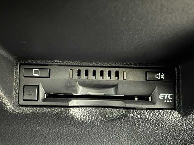 トヨタ プリウス A 兵庫県 2016(平28)年 7.6万km スティールブロンドM 純正9インチナビ/フルセグ CD DVD BT MSV/バックカメラ/レーダークルーズコントロール/プリクラッシュセーフティー/LDA/PKSB/BSM/HUD/パーキングアシスト/クリアランスソナー/社外エアロ/LEDヘッドライト/LEDフォグライト/オートライト/オートハイビーム/スマートキー