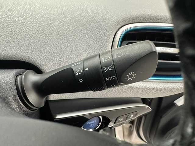 トヨタ プリウス A 兵庫県 2016(平28)年 7.6万km スティールブロンドM 純正9インチナビ/フルセグ CD DVD BT MSV/バックカメラ/レーダークルーズコントロール/プリクラッシュセーフティー/LDA/PKSB/BSM/HUD/パーキングアシスト/クリアランスソナー/社外エアロ/LEDヘッドライト/LEDフォグライト/オートライト/オートハイビーム/スマートキー