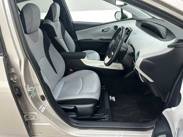 トヨタ プリウス A 兵庫県 2016(平28)年 7.6万km スティールブロンドM 純正9インチナビ/フルセグ CD DVD BT MSV/バックカメラ/レーダークルーズコントロール/プリクラッシュセーフティー/LDA/PKSB/BSM/HUD/パーキングアシスト/クリアランスソナー/社外エアロ/LEDヘッドライト/LEDフォグライト/オートライト/オートハイビーム/スマートキー