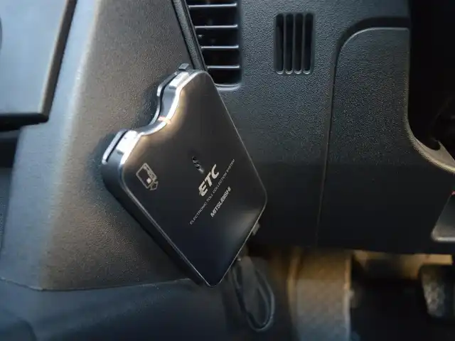 マツダ ロードスター RHT 栃木県 2007(平19)年 19.4万km サンライトシルバーメタリック 2.0L直列4気筒DOHCエンジン/WedsSport製17インチアルミホイール/パワーリトラクタブルハードトップ/マニュアルモード/純正SDナビゲーションシステム/[フルセグ/AM/FM/CD/DVD/BT]/HIDヘッドライト/フォグランプ/アンチロックブレーキシステム/ETC/ツイータースピーカー/電動格納ミラー/純正マット/スペア板キー×1/取扱説明書/保証書/記録簿/[H21.22.23.24.26.28.30.R2.4.6]