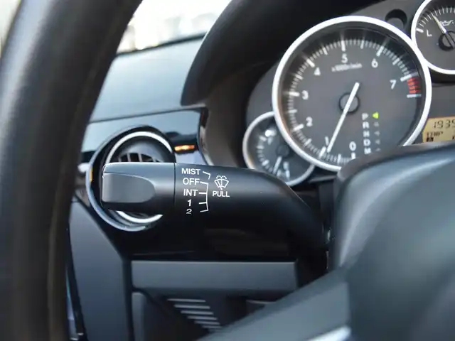 マツダ ロードスター RHT 栃木県 2007(平19)年 19.4万km サンライトシルバーメタリック 2.0L直列4気筒DOHCエンジン/WedsSport製17インチアルミホイール/パワーリトラクタブルハードトップ/マニュアルモード/純正SDナビゲーションシステム/[フルセグ/AM/FM/CD/DVD/BT]/HIDヘッドライト/フォグランプ/アンチロックブレーキシステム/ETC/ツイータースピーカー/電動格納ミラー/純正マット/スペア板キー×1/取扱説明書/保証書/記録簿/[H21.22.23.24.26.28.30.R2.4.6]