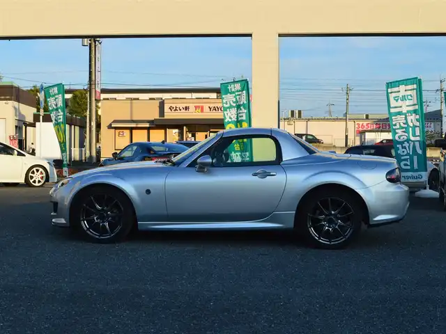 マツダ ロードスター RHT 栃木県 2007(平19)年 19.4万km サンライトシルバーメタリック 2.0L直列4気筒DOHCエンジン/WedsSport製17インチアルミホイール/パワーリトラクタブルハードトップ/マニュアルモード/純正SDナビゲーションシステム/[フルセグ/AM/FM/CD/DVD/BT]/HIDヘッドライト/フォグランプ/アンチロックブレーキシステム/ETC/ツイータースピーカー/電動格納ミラー/純正マット/スペア板キー×1/取扱説明書/保証書/記録簿/[H21.22.23.24.26.28.30.R2.4.6]