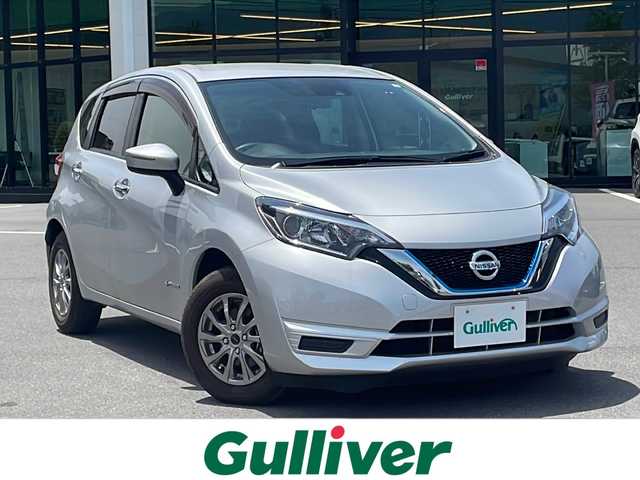 日産 ノート e－パワー X 長野県 2018(平30)年 0.6万km ブリリアントシルバー ワンオーナー/純正SDナビ/(フルセグTV/CD/DVD/BT接続)/レーンキープアシスト/横滑り防止装置/エマージェンシーブレーキ/プッシュスタート/スマートキー/ステアリングスイッチ/ISOFIX/ドアバイザー/オートライト/保証書/取扱説明書