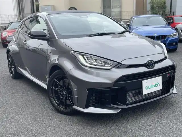 トヨタ ＧＲヤリス RZ ハイパフォーマンス 神奈川県 2024(令6)年 0.6万km グレー ワンオーナー/クーリングパッケージ/コンフォートパッケージ/BBS製純正18インチAW/GR赤ブレーキキャリパー/I/C WATER SPRAY/LEDヘッドライト/ハーフレザーシート/前席シートヒーター/ステアリングヒーター/純正メモリーナビ・地デジTV/JBLサウンド/純正USB/BT/Miracast/バックモニター/ビルトインETC/トヨタセーフティセンス/レーダークルーズコントロール/PCS/LDA/BSM/RCTA/PKSB/SEA/RSA/コーナーセンサー/オートハイビーム/オート電格ミラー/プッシュスタート/スマートキー×2/R6/7年ディーラー整備記録/保証書・取説あり