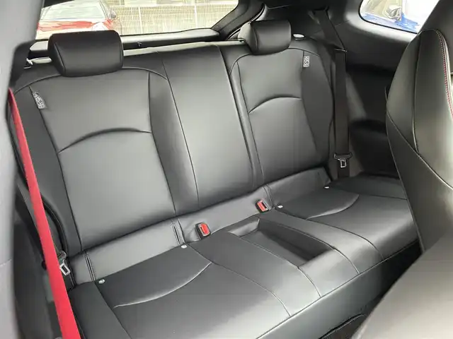 トヨタ ＧＲヤリス RZ ハイパフォーマンス 神奈川県 2024(令6)年 0.6万km グレー ワンオーナー/クーリングパッケージ/コンフォートパッケージ/BBS製純正18インチAW/GR赤ブレーキキャリパー/I/C WATER SPRAY/LEDヘッドライト/ハーフレザーシート/前席シートヒーター/ステアリングヒーター/純正メモリーナビ・地デジTV/JBLサウンド/純正USB/BT/Miracast/バックモニター/ビルトインETC/トヨタセーフティセンス/レーダークルーズコントロール/PCS/LDA/BSM/RCTA/PKSB/SEA/RSA/コーナーセンサー/オートハイビーム/オート電格ミラー/プッシュスタート/スマートキー×2/R6/7年ディーラー整備記録/保証書・取説あり