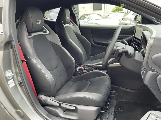 トヨタ ＧＲヤリス RZ ハイパフォーマンス 神奈川県 2024(令6)年 0.6万km グレー ワンオーナー/クーリングパッケージ/コンフォートパッケージ/BBS製純正18インチAW/GR赤ブレーキキャリパー/I/C WATER SPRAY/LEDヘッドライト/ハーフレザーシート/前席シートヒーター/ステアリングヒーター/純正メモリーナビ・地デジTV/JBLサウンド/純正USB/BT/Miracast/バックモニター/ビルトインETC/トヨタセーフティセンス/レーダークルーズコントロール/PCS/LDA/BSM/RCTA/PKSB/SEA/RSA/コーナーセンサー/オートハイビーム/オート電格ミラー/プッシュスタート/スマートキー×2/R6/7年ディーラー整備記録/保証書・取説あり
