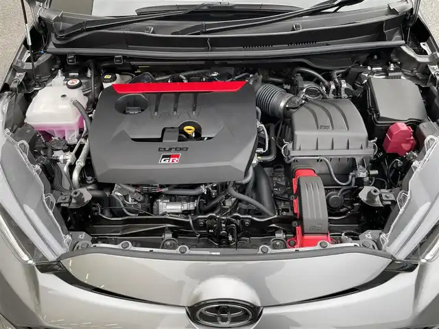 トヨタ ＧＲヤリス RZ ハイパフォーマンス 神奈川県 2024(令6)年 0.6万km グレー ワンオーナー/クーリングパッケージ/コンフォートパッケージ/BBS製純正18インチAW/GR赤ブレーキキャリパー/I/C WATER SPRAY/LEDヘッドライト/ハーフレザーシート/前席シートヒーター/ステアリングヒーター/純正メモリーナビ・地デジTV/JBLサウンド/純正USB/BT/Miracast/バックモニター/ビルトインETC/トヨタセーフティセンス/レーダークルーズコントロール/PCS/LDA/BSM/RCTA/PKSB/SEA/RSA/コーナーセンサー/オートハイビーム/オート電格ミラー/プッシュスタート/スマートキー×2/R6/7年ディーラー整備記録/保証書・取説あり